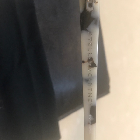 Gorgeous Stella McCartney sunglasses - Picture 3 of 4